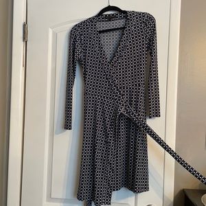 Banana Republic Petite Wrap Shift Dress with Bow Blue, White and Navy Pattern XS